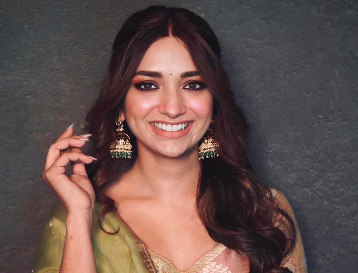 Jiya Shankar Biography, Age, Net Worth, Religion, Career